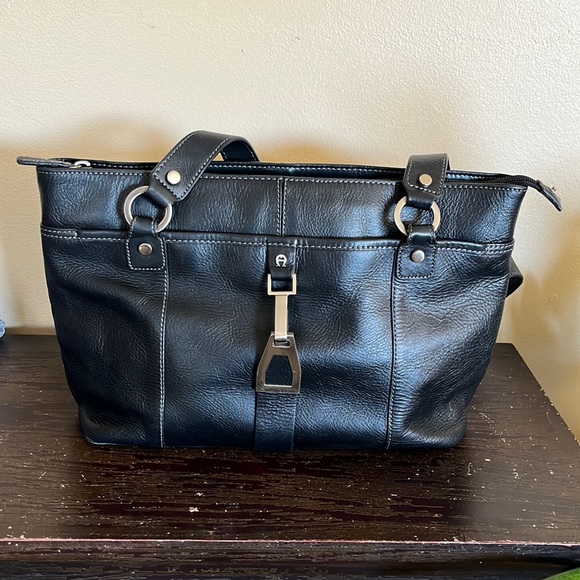 Etienne Aigner Handbags - Etienne Agner genuine leather handbag purse shoulder bag black leather